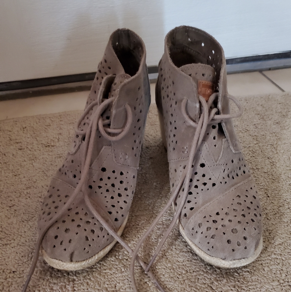 Toms wedge booties laser cut suede